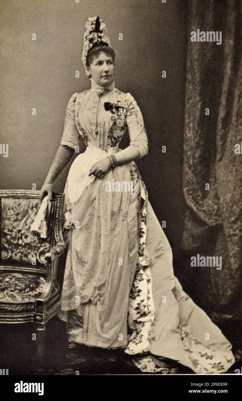 1890 ca. , BELGIO : la principessa del Belgio LOUISE ( 1858 - 1924 ) Duchesse di SAXE COBURG GOTHA , sposò nel 1875 (divorziato nel 1906 ) con suo cugino FILIPPO ( 1844 - 1921 ) Principe di Saxe-Coburg-Gotha , due figli: Leopoldo ( 1878 - 1916 ) e Dorotea ( 1881 - 1967 ). Louise era figlia del re dei belgi Leopoldo II (1835 - 1909) Duca di Brabante e Maria-Henriette (1836 - 1902) Arciduchessa d'Austria. Louise era la sorella del re Alberto i del Belgio ( 1875 - 1934 ) , sposata con Elisabetta ( 1876 - 1965 ) Duchessa di Baviera , genitori di Maria José di Savoia (Savoia) ultima regina Foto Stock