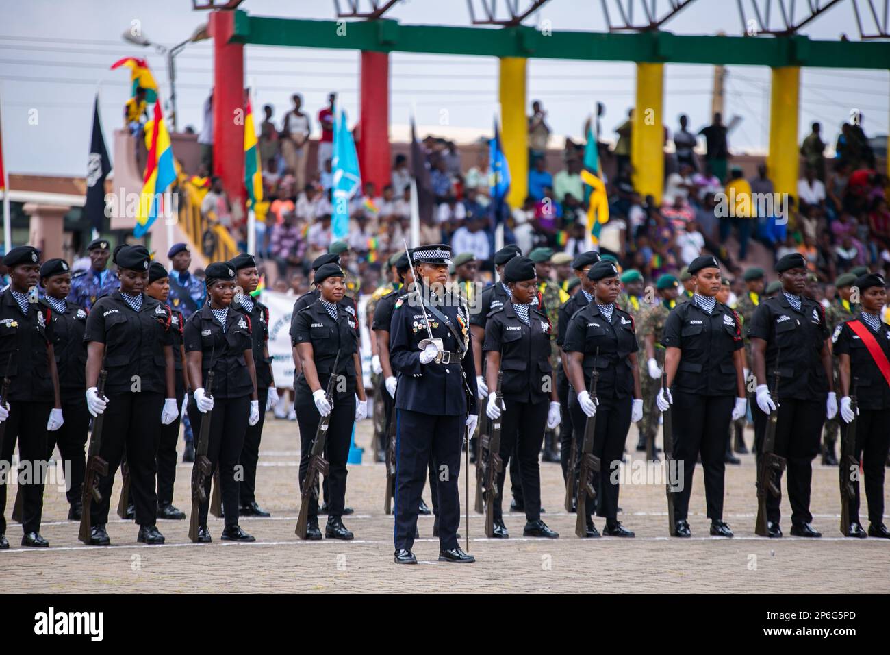 Kumasi, Ghana. 7th Mar, 2023. Il personale di sicurezza del Servizio di polizia del Ghana partecipa a una parata durante le celebrazioni per la Giornata dell'Indipendenza a Kumasi, in Ghana, il 6 marzo 2023. Il Ghana ha celebrato la sua Giornata dell'Indipendenza il lunedì. Credit: Yaw Afrim Gyebi/Xinhua/Alamy Live News Foto Stock