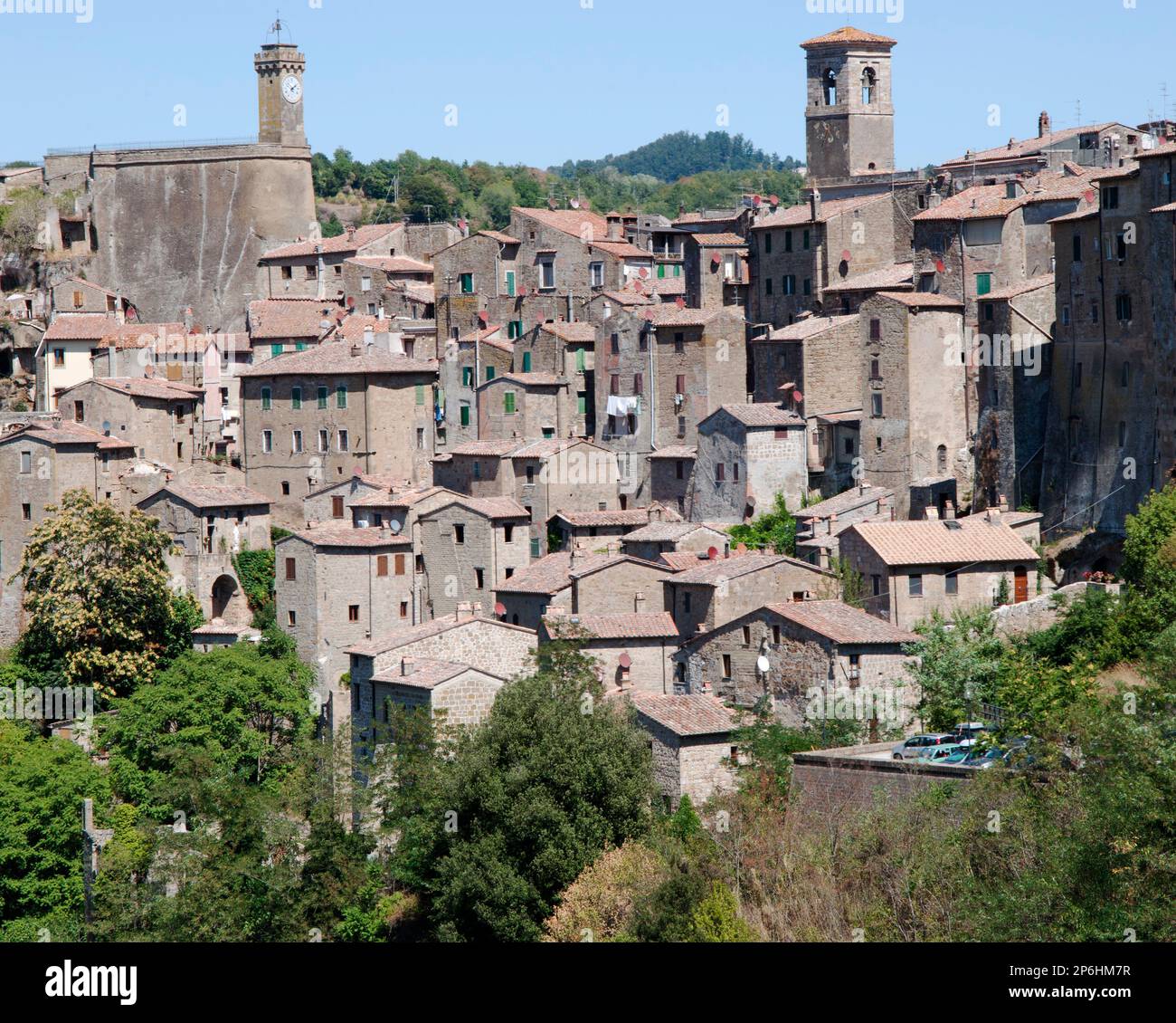 Edifici in pietra di Sorano, pittoresca cittadina toscana Foto Stock