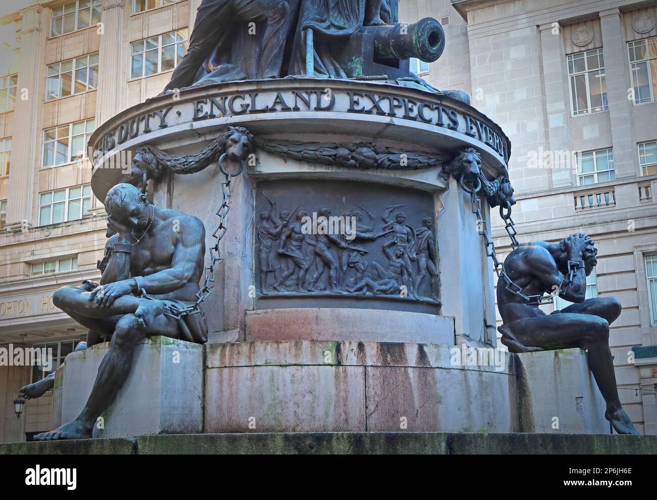 Il Nelson Monument, Inghilterra si aspetta, Exchange Flags, Liverpool, Merseyside, Inghilterra, Regno Unito, L2 3YL di Matthew Cotes Wyatt scolpito da Richard Westmacott Foto Stock