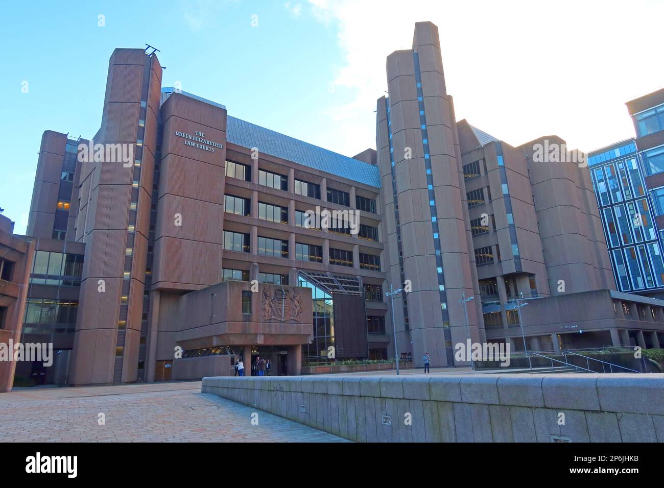 Corte di Giustizia della Regina Elisabetta, Derby Square, Liverpool , Merseyside, Inghilterra, UK, L2 1XA, di Farmer and Dark in Brutalist Style, 1984 Foto Stock