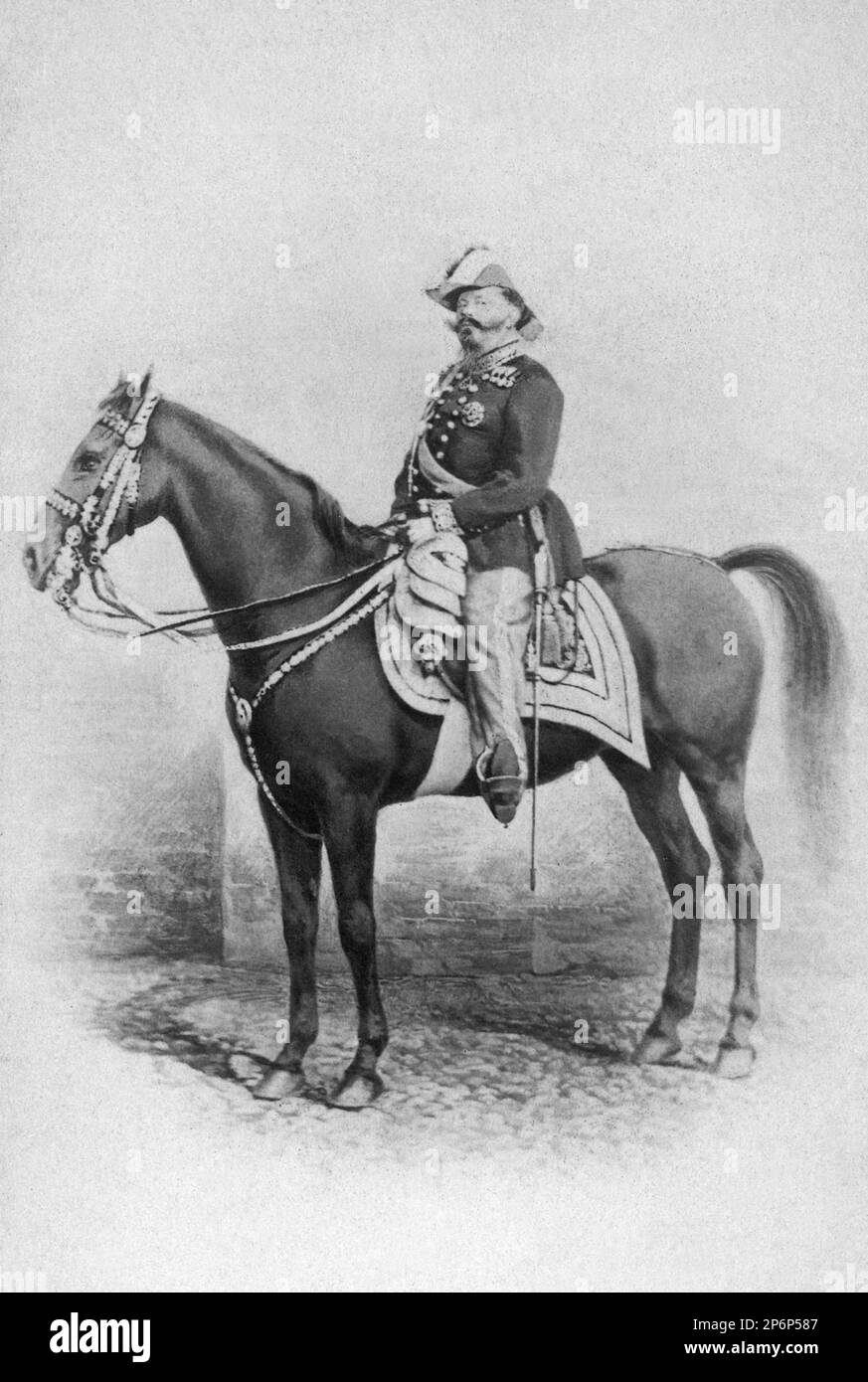 1860 ca. : Il Re d'Italia VITTORIO EMANUELE II di SAVOIA ( 1820 - 1878 ) , sposò nel 1842 Maria Adelaide d'Asburgo-Lorena ( 1822 - 1855 ) e nel 1869 Rosa ( la Bella Rosina ) Vercellana contessa di Mirafiori ( 1833 - 1855 ) - CASA SAVOIA - ITALIA - REALI - NOBILTa' ITALIANA - SAVOY - NOBILTÀ - ROYALTY - STORIA - FOTO STORICHE - CAVALLO - CAVALLO - cavaliere - cavaliere - divisa militare - divisa uniforme militare ---- Archivio GBB Foto Stock