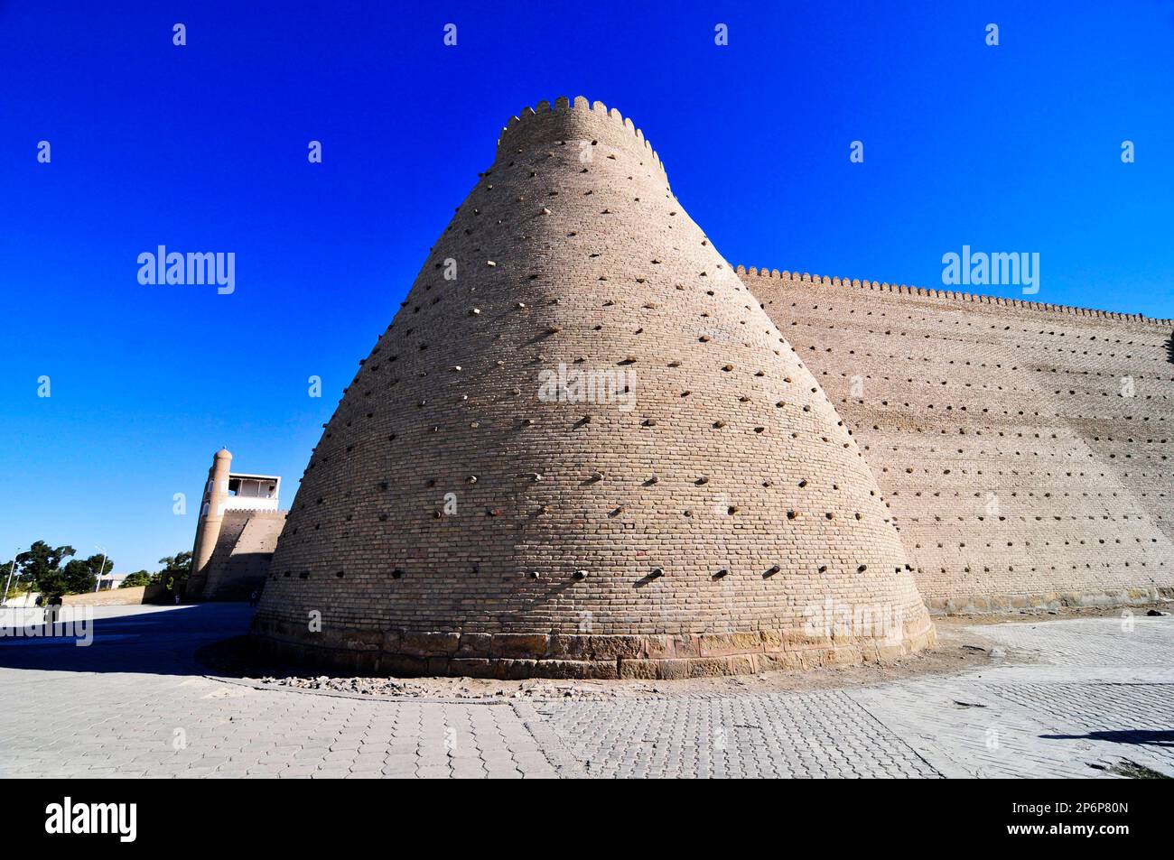 L'Arca di Bukhara è un'imponente fortezza situata nel cuore della città vecchia di Bukhara, Uzbekistan. Foto Stock