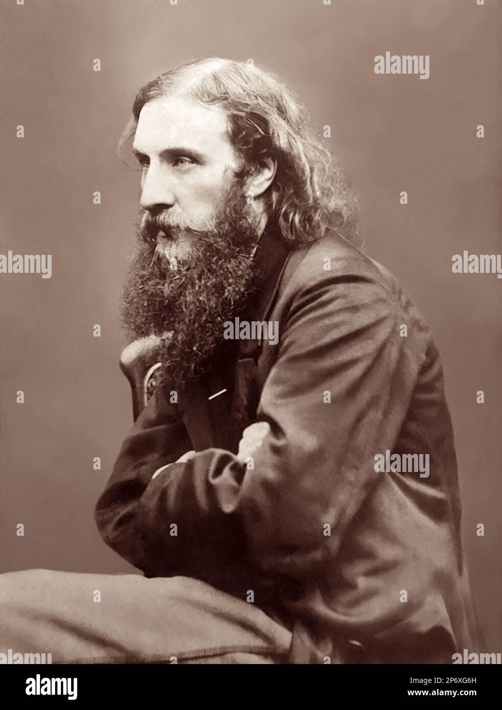 George MacDonald (1824-1905), autore, poeta e pastore scozzese, in un ritratto del 1860s del fotografo londinese William Jeffrey. Macdonald ha ispirato molti scrittori, tra cui J.R.R. Tolkien, C.S. Lewis, G.K. Chesterton e W.H. Auden. Foto Stock