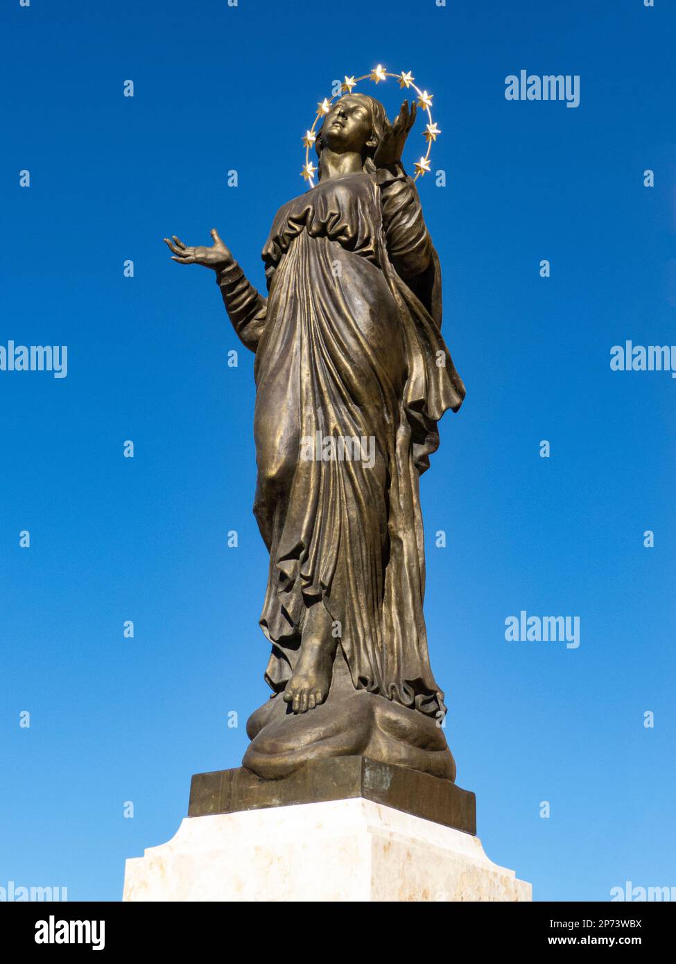 Statua della Madonna nella Chiesa dell'Assunzione di nostra Signora a Mosta, Malta. Foto Stock