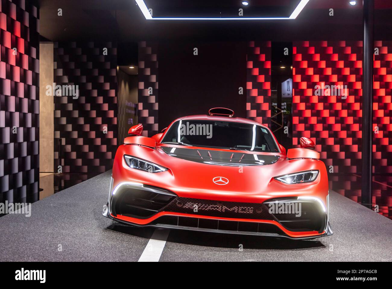 MERCEDES-AMG ONE, l'iperautomobile da 1000 hp supera i 350 chilometri all'ora e costa oltre tre milioni di euro, fiera mobilità IAA, Automobile Foto Stock