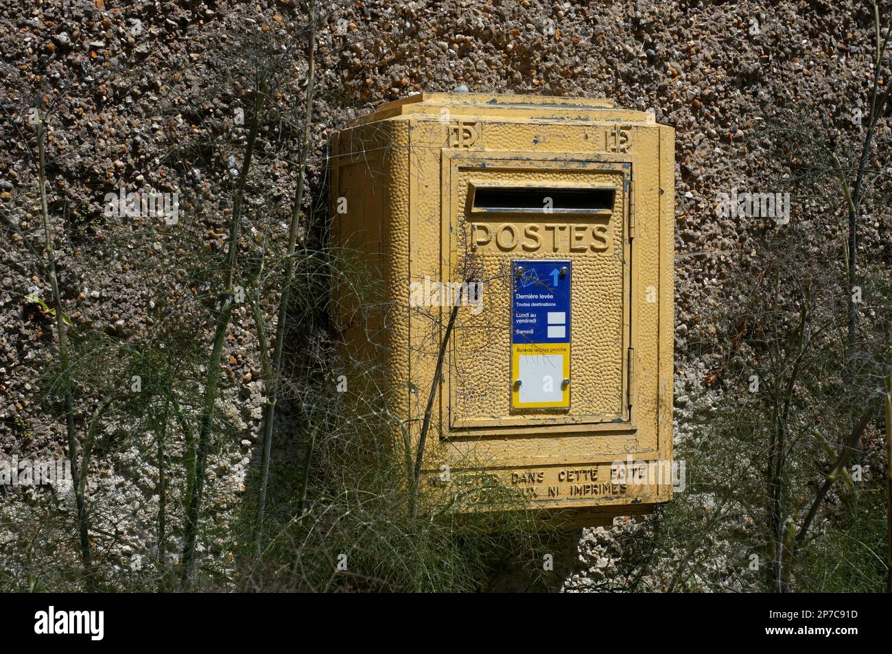 Casella postale francese vicino a le Bois des Moutiers Foto Stock