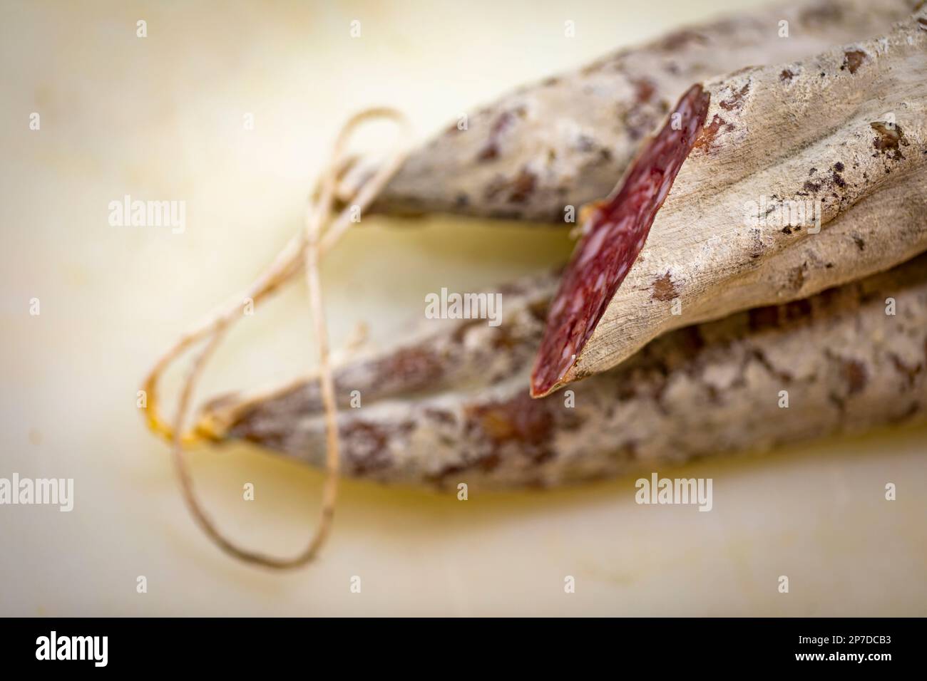 Llonganissa (salsiccia di maiale stagionata e secca catalana) Foto Stock