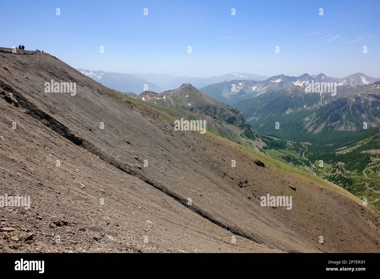 Erosion von Berg Berghang mit Geröll Schotter oberhalb von Baumgrenze, Route de la Bonette, Jausiers, Frankreich, Europa Foto Stock