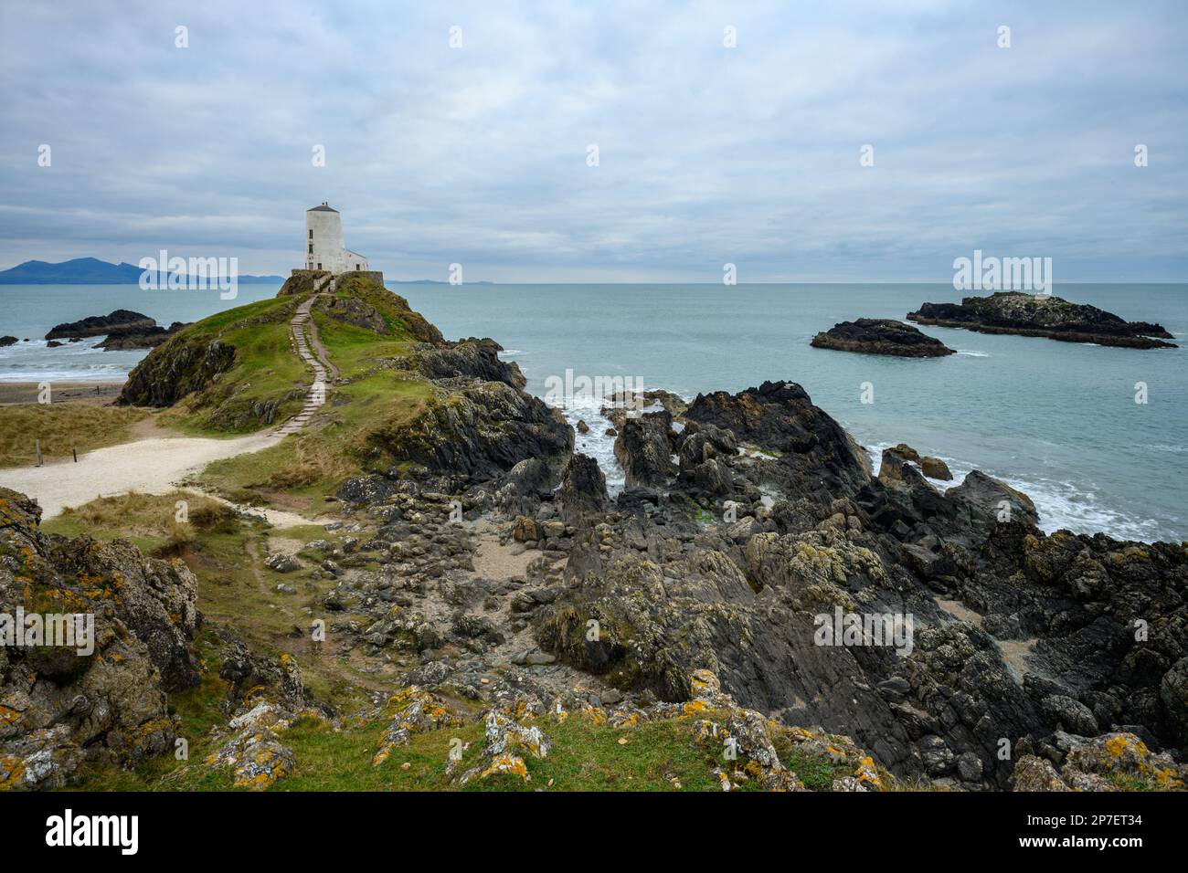 Faro sull'isola di Angelsey Foto Stock