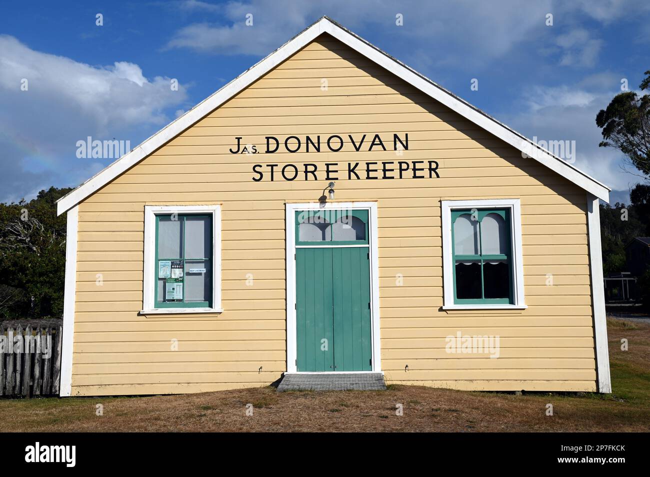 Donovan's Store, Okarito, Westland, Nuova Zelanda, è stato costruito negli anni '1860s e convertito in General Store negli anni '1890s e durato oltre 60 anni come negozio. Foto Stock