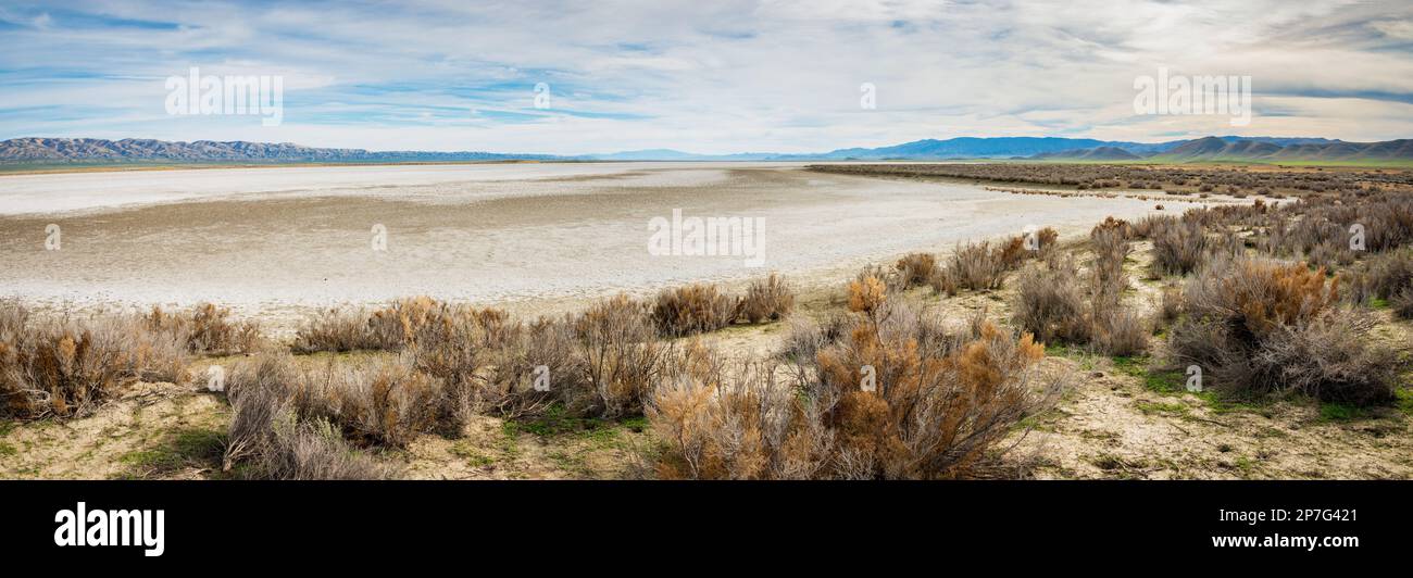 Acqua e montagne al Monumento Nazionale delle pianure di Corrizo Foto Stock