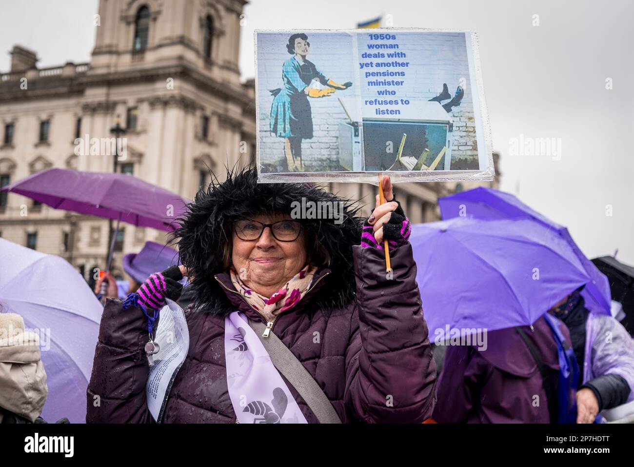 Waspi donne, che sono nati negli anni '1950s e improvvisamente trovato che avrebbero dovuto attendere fino a cinque anni per la loro pensione statale quando le regole sono state modificate Foto Stock