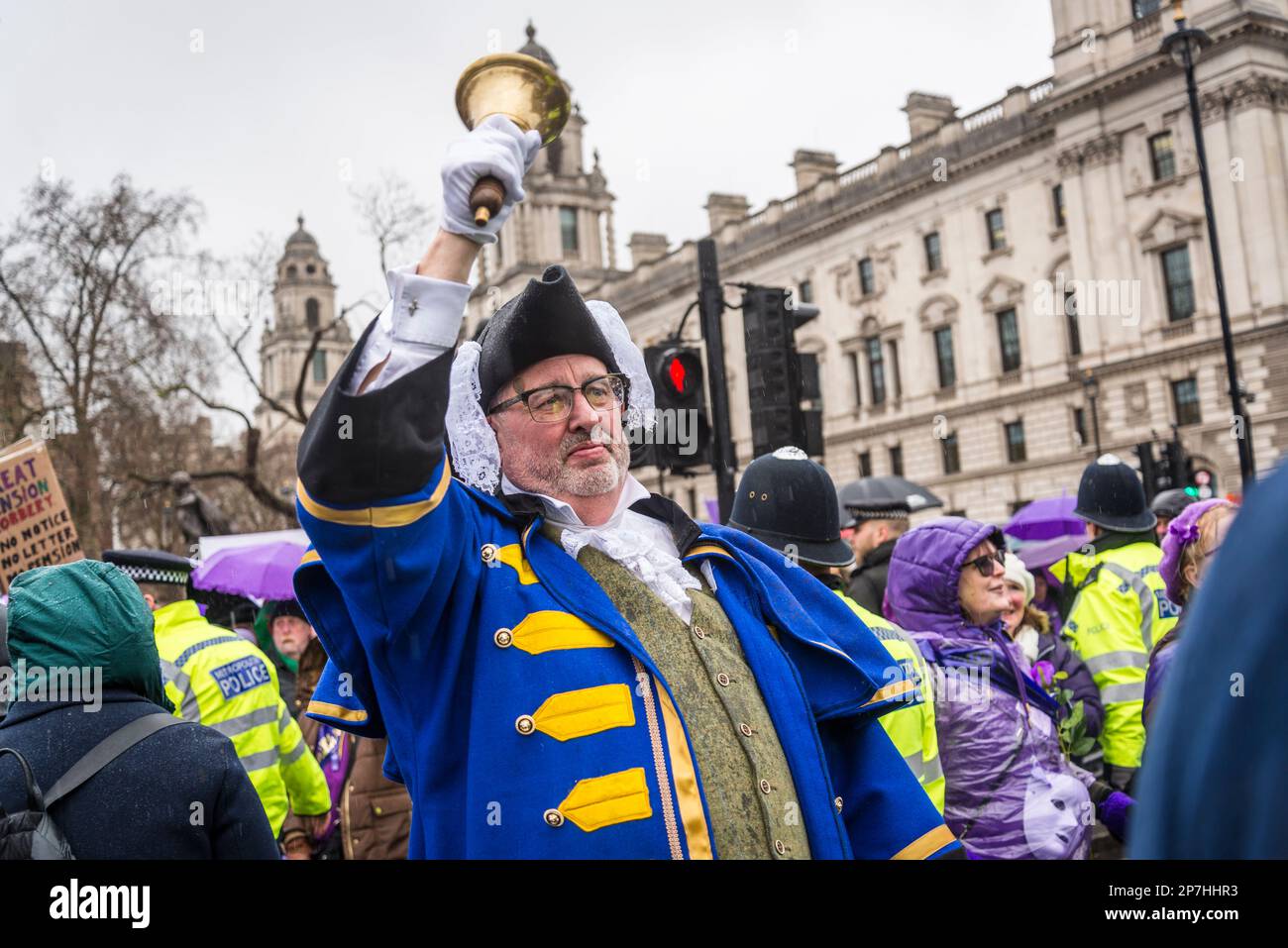 Waspi donne, che sono nati negli anni '1950s e improvvisamente trovato che avrebbero dovuto attendere fino a cinque anni per la loro pensione statale quando le regole sono state modificate Foto Stock