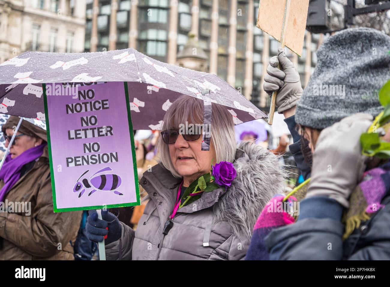 Waspi donne, che sono nati negli anni '1950s e improvvisamente trovato che avrebbero dovuto attendere fino a cinque anni per la loro pensione statale quando le regole sono state modificate Foto Stock