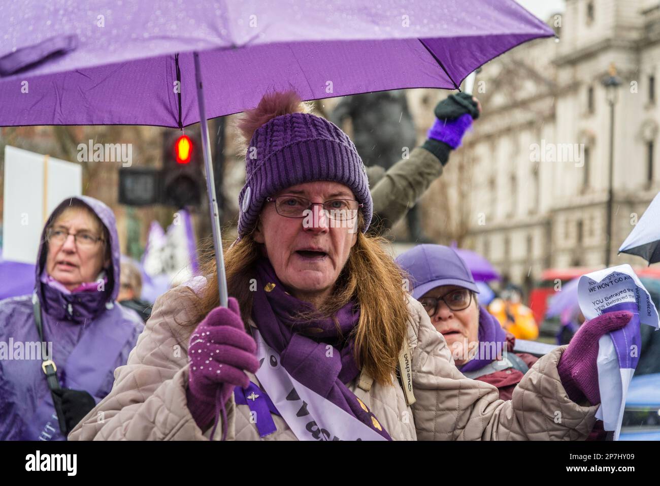 Waspi donne, che sono nati negli anni '1950s e improvvisamente trovato che avrebbero dovuto attendere fino a cinque anni per la loro pensione statale quando le regole sono state modificate Foto Stock