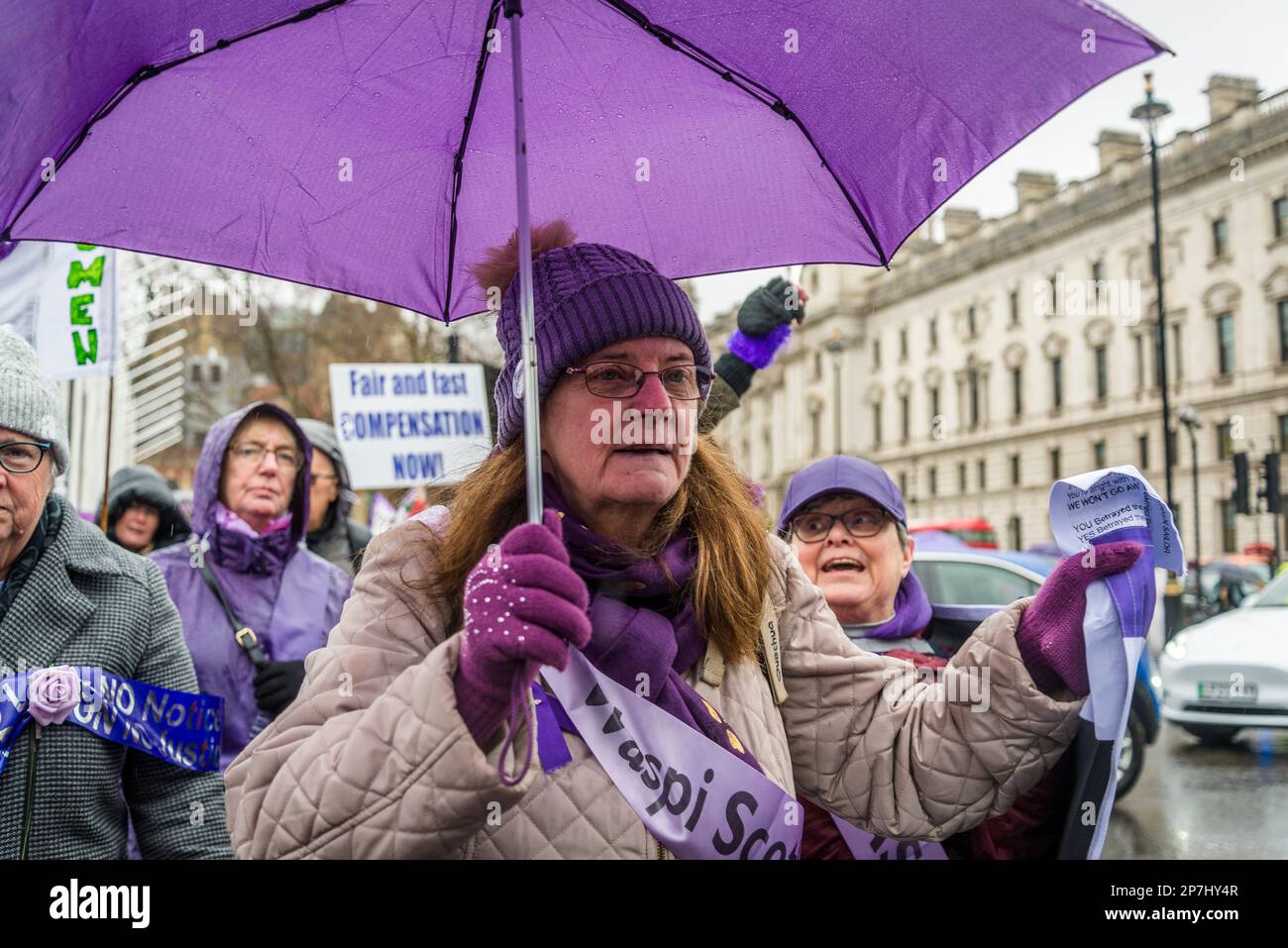 Waspi donne, che sono nati negli anni '1950s e improvvisamente trovato che avrebbero dovuto attendere fino a cinque anni per la loro pensione statale quando le regole sono state modificate Foto Stock