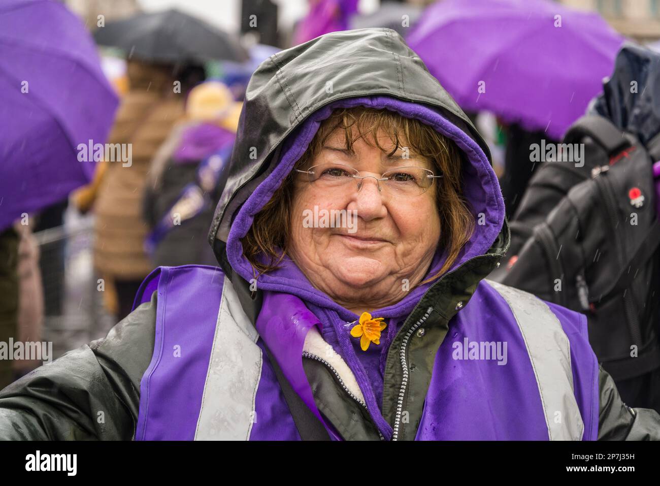 Waspi donne, che sono nati negli anni '1950s e improvvisamente trovato che avrebbero dovuto attendere fino a cinque anni per la loro pensione statale quando le regole sono state modificate Foto Stock