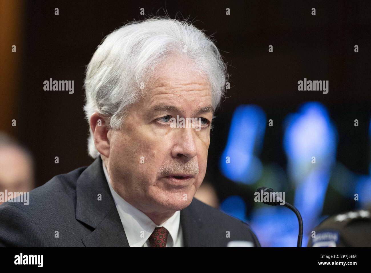 Washington, Stati Uniti. 07th Mar, 2020. Il direttore dell'Agenzia di intelligence centrale William Burns parla durante un'audizione del Senato della Commissione di intelligence sulle minacce mondiali negli Stati Uniti Campidoglio a Washington, DC Mercoledì, 8 marzo 2023. Burns, insieme ad altri direttori di agenzie di intelligence, ha parlato di questioni come Tiktok, Cina e Covid-19. Foto di Bonnie Cash/UPI Credit: UPI/Alamy Live News Foto Stock