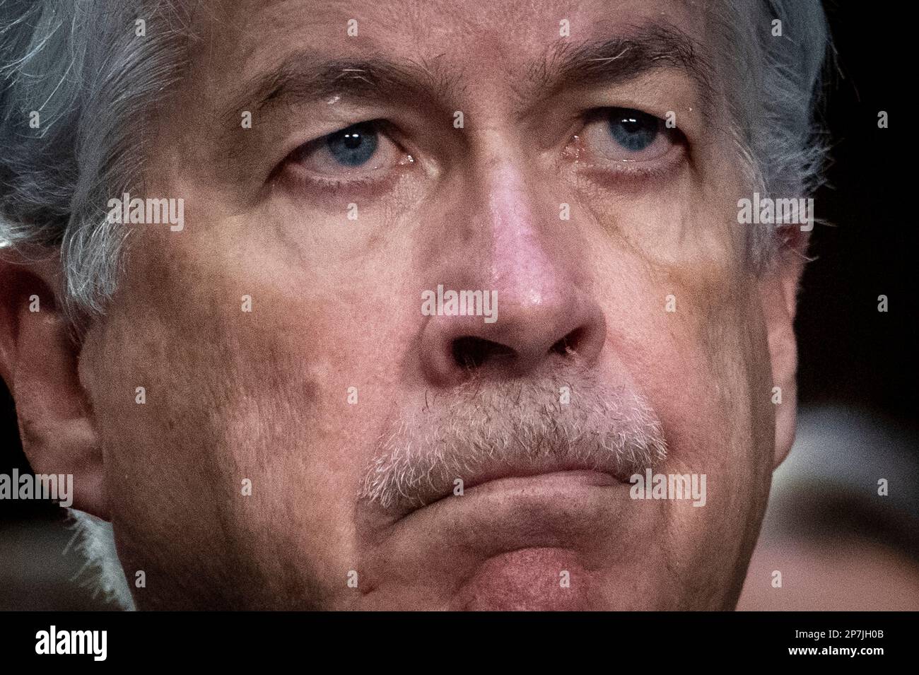 Washington, Stato di Vereinigte. 08th Mar, 2023. Il direttore, William J. Burns, Central Intelligence Agency, appare davanti ad una Commissione del Senato sull'audizione di intelligence per esaminare le minacce mondiali, nell'edificio dell'ufficio del Senato di Hart a Washington, DC, mercoledì 8 marzo 2023. Credit: Rod Lammey/CNP/dpa/Alamy Live News Foto Stock