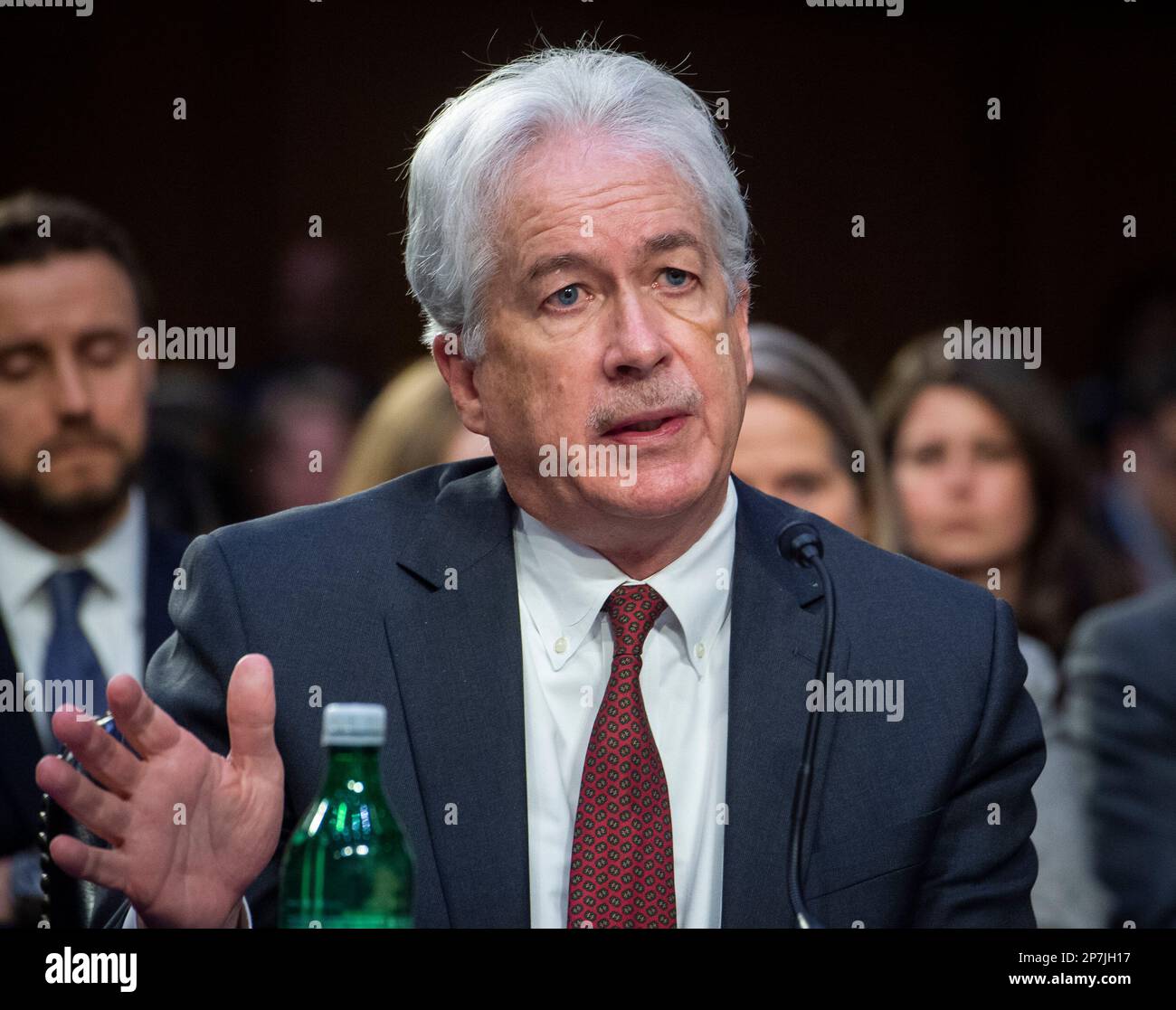 Washington, Stato di Vereinigte. 08th Mar, 2023. Il direttore, William J. Burns, Central Intelligence Agency, appare davanti ad una Commissione del Senato sull'audizione di intelligence per esaminare le minacce mondiali, nell'edificio dell'ufficio del Senato di Hart a Washington, DC, mercoledì 8 marzo 2023. Credit: Rod Lammey/CNP/dpa/Alamy Live News Foto Stock