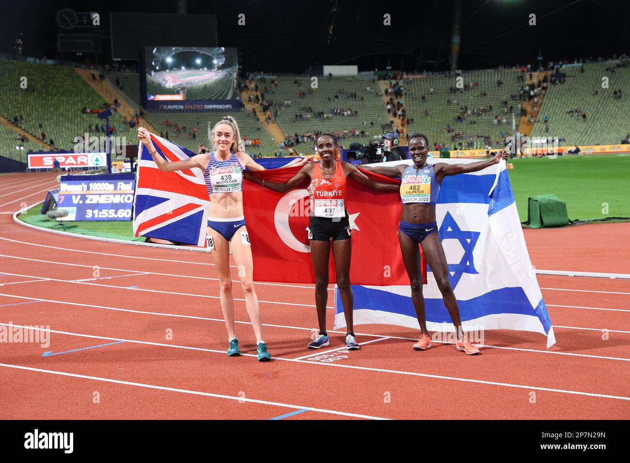 I tre medaglioni (Yasemin CAN, Eilish MCCOLGAN & Lonah Chemtai SALPETER) nella 10000m femminile al Campionato europeo di Atletica 2022 Foto Stock