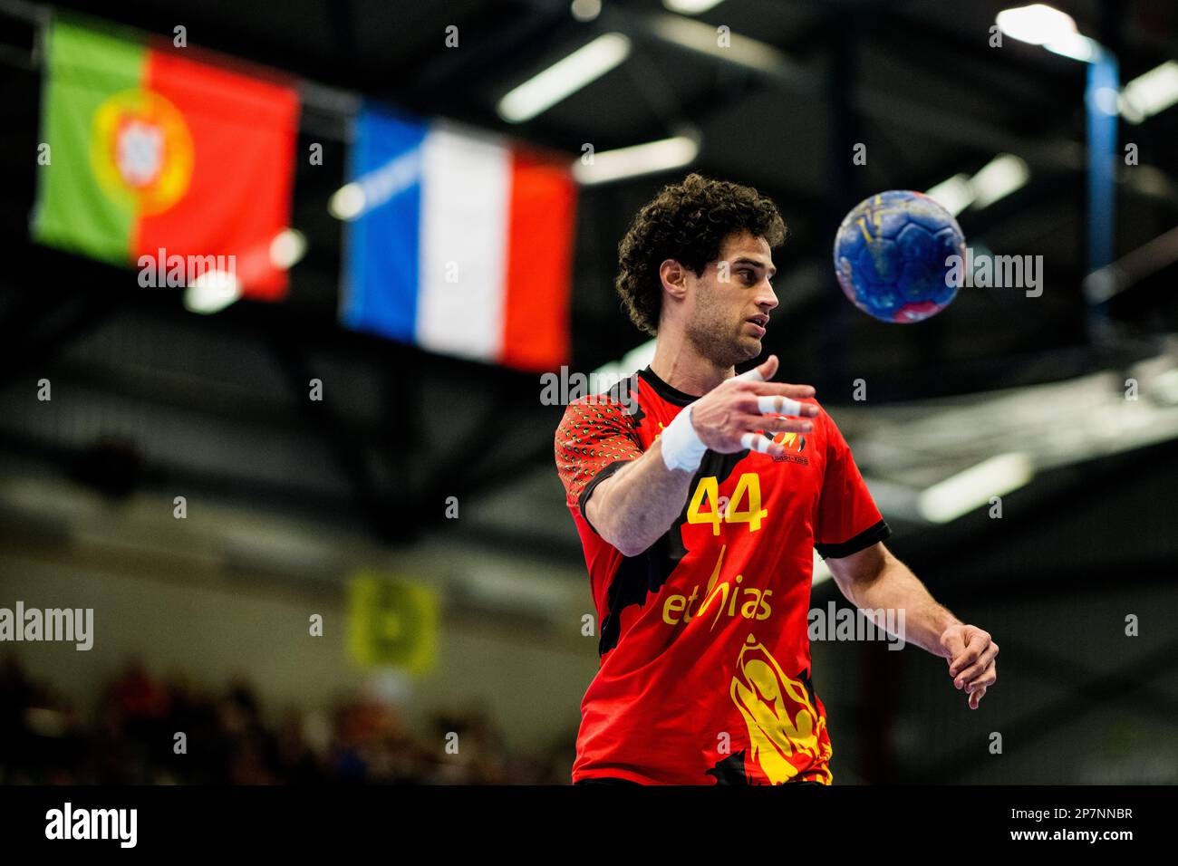 Il belga Jeroen De Beule ha mostrato in azione nel corso di una partita di pallamano tra la nazionale belga 'Red Wolves' e la Grecia, mercoledì 08 marzo 2023 a Hasselt, partita 3/6 nella fase 2 delle qualifiche per i Campionati europei 2024. FOTO DI BELGA JASPER JACOBS Foto Stock