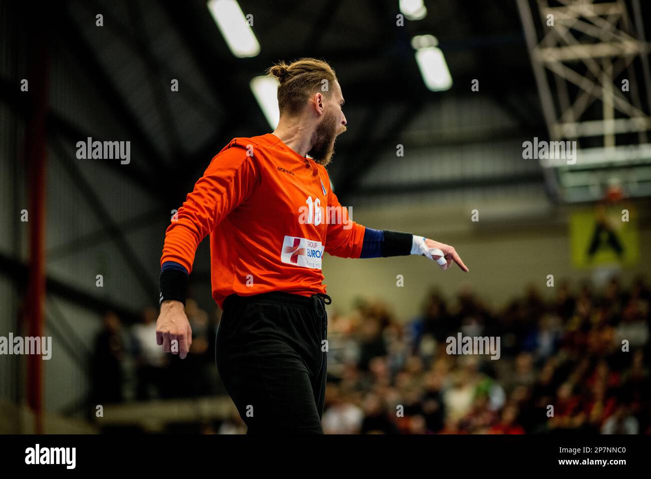 Il portiere greco Petros Boukovinas reagisce durante una partita di pallamano tra la nazionale belga 'Red Wolves' e la Grecia, mercoledì 08 marzo 2023 a Hasselt, partita 3/6 nella fase 2 delle qualifiche per i Campionati europei 2024. FOTO DI BELGA JASPER JACOBS Foto Stock