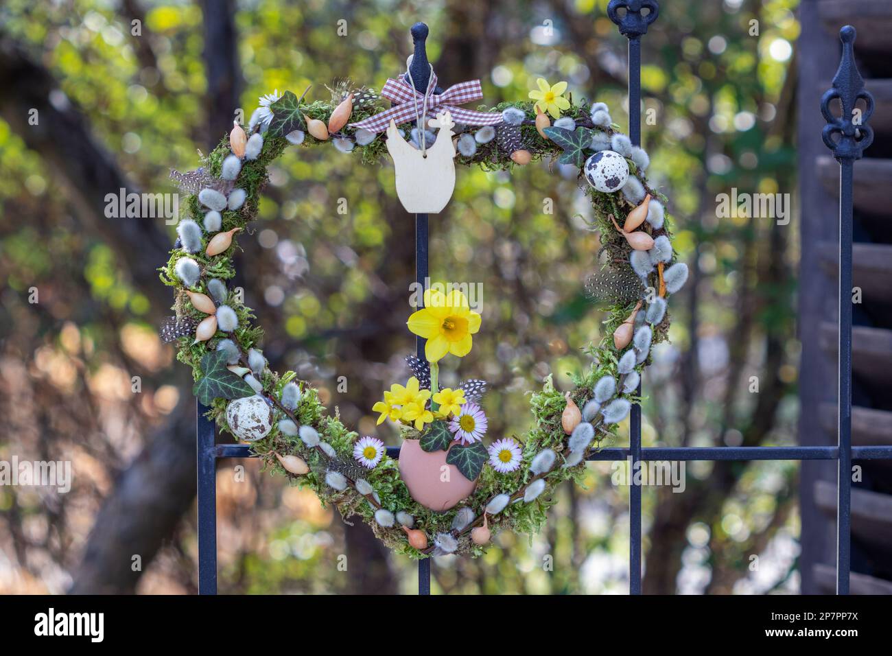 Ghirlanda di cuore di salice immagini e fotografie stock ad alta  risoluzione - Alamy