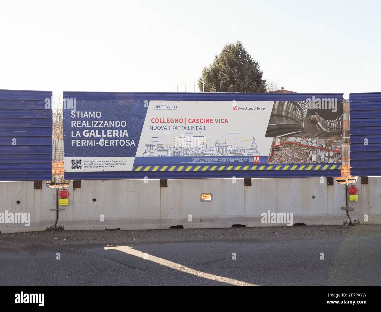 COLLEGNO, ITALIA - CIRCA GENNAIO 2023: Lavori di ampliamento della linea 1 della metropolitana Foto Stock