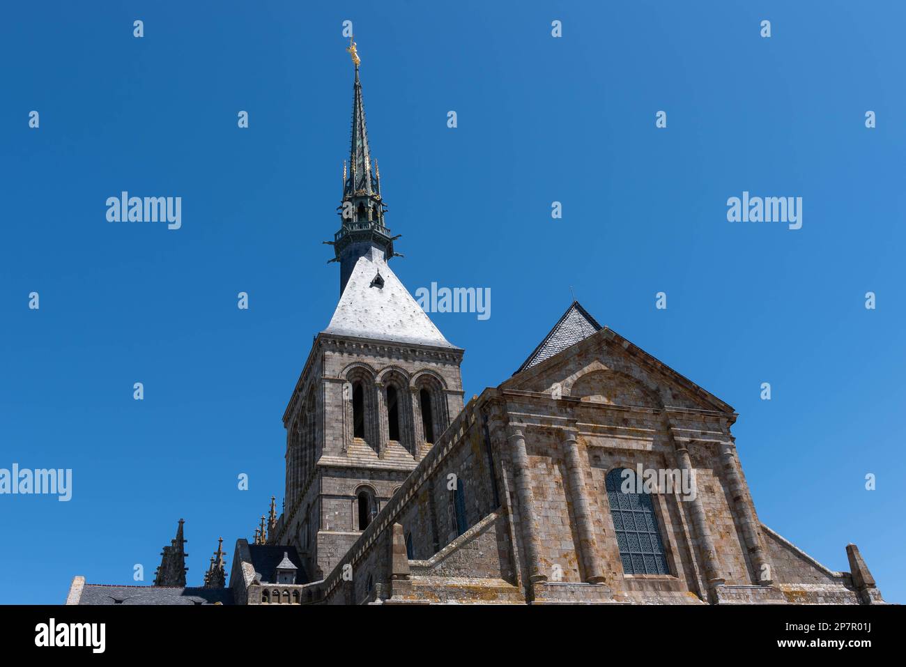 La cima e la guglia del Mont Saint Michel (Francia) Foto Stock