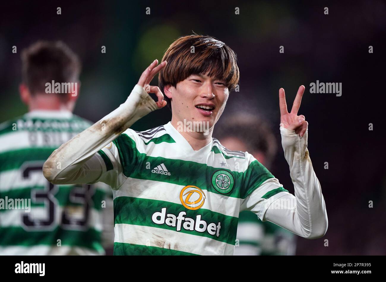 Il Celtic's Kyogo Furuhashi festeggia il secondo gol dei suoi lati durante la partita Cinch Premiership al Celtic Park, Glasgow. Data immagine: Mercoledì 8 marzo 2023. Foto Stock