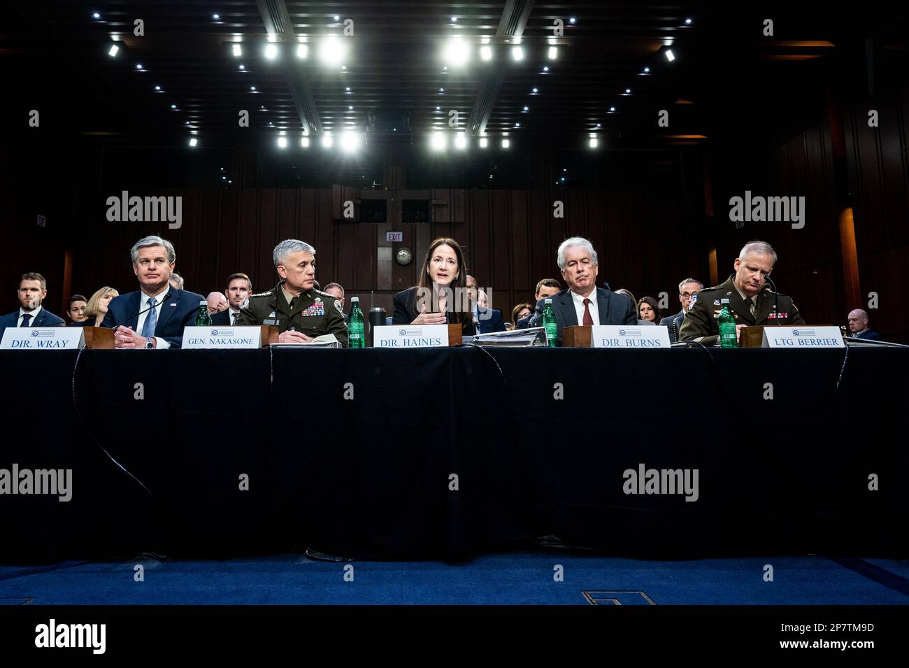 Washington, Stati Uniti. 08th Mar, 2023. Christopher Wray, direttore dell'Ufficio federale delle indagini (FBI), generale Paul Nakasone, direttore dell'Agenzia nazionale per la sicurezza (NSA), Avril Haines, direttore dell'intelligence nazionale (DNI, Speaking), William Burns, direttore dell'Agenzia centrale delle informazioni (CIA), E il tenente generale Scott Berrier, direttore della Defense Intelligence Agency (DIA) durante un'audizione del Senato Intelligence Committee presso il Campidoglio degli Stati Uniti. Credit: SOPA Images Limited/Alamy Live News Foto Stock