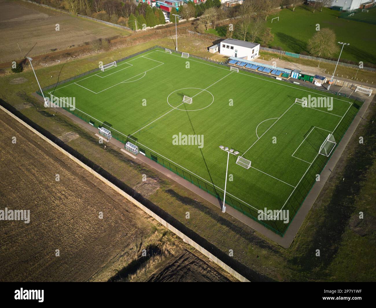 Viste aeree del Burscough Football Club, Lancashire, Regno Unito, non campionato, in una giornata di sole nel febbraio 2023 Foto Stock