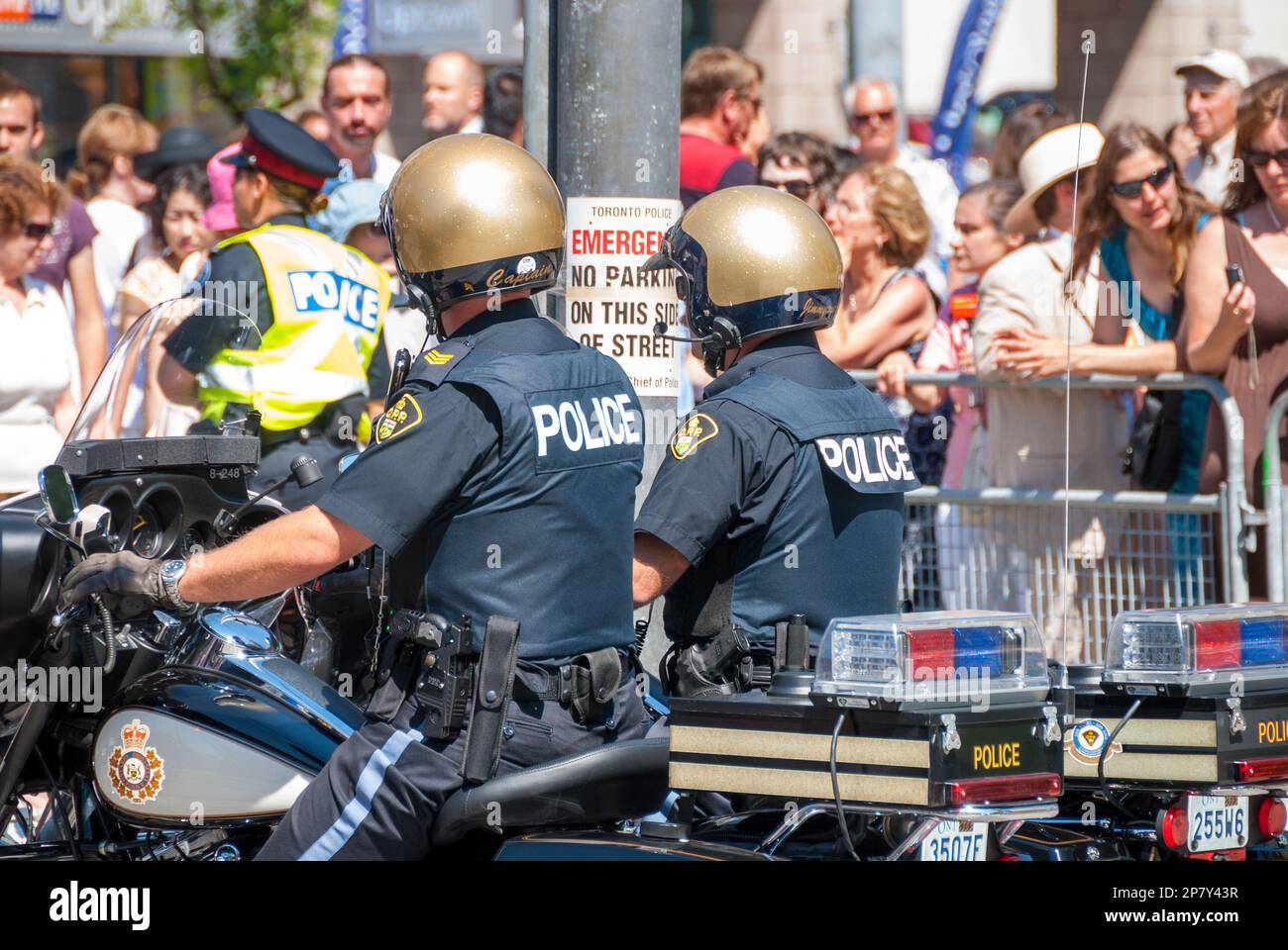 Polizia provinciale dell'Ontario, pattugliatori di motociclette come parte di un dettaglio di sicurezza durante la visita del Queens a Toronto in Canada Foto Stock