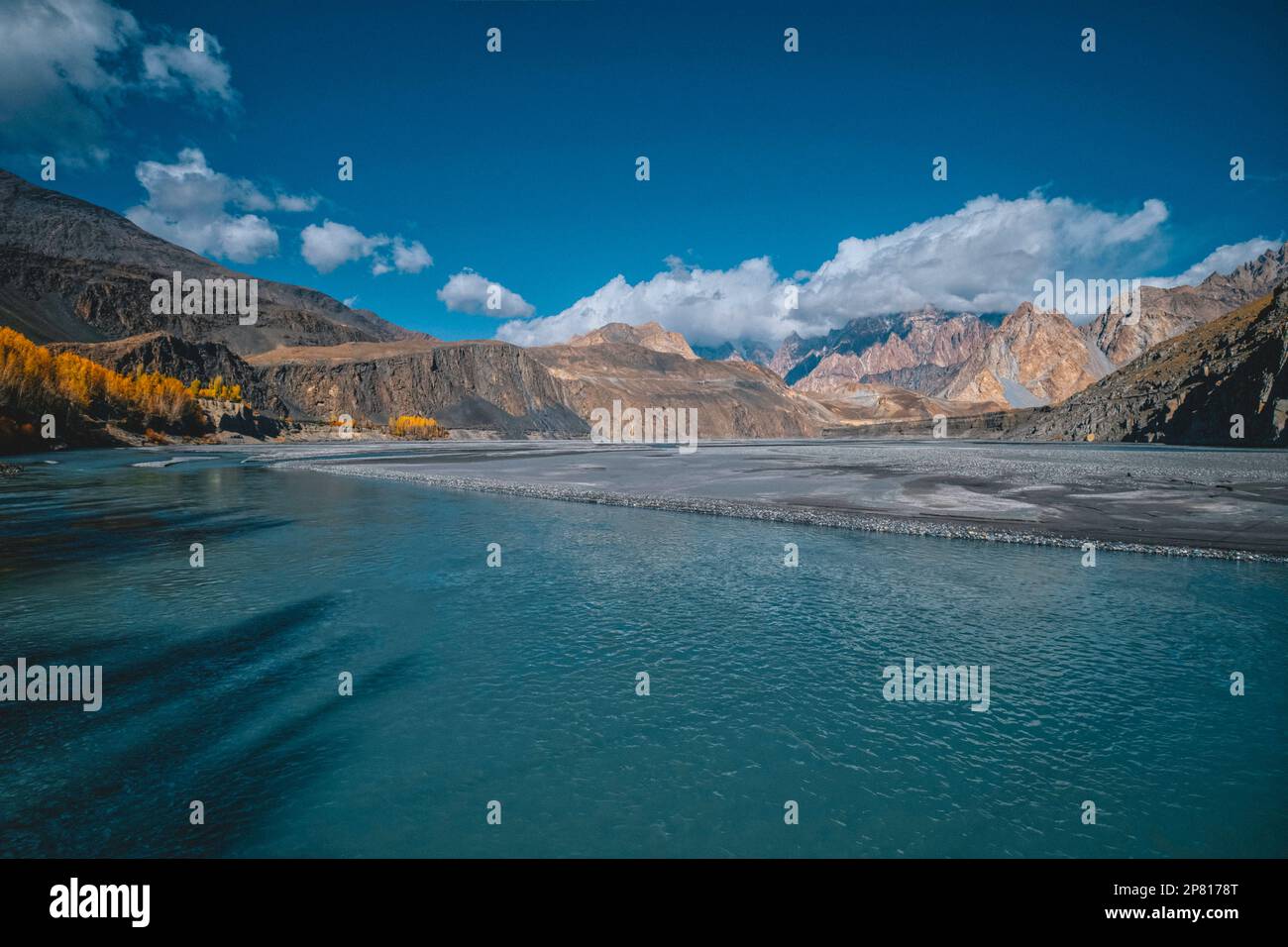 Allah Onnipotente ha benedetto il Pakistan con bellezza estetica e naturale. Ha un sacco di luoghi che sono letali coperti di belle scene. Tale gla Foto Stock