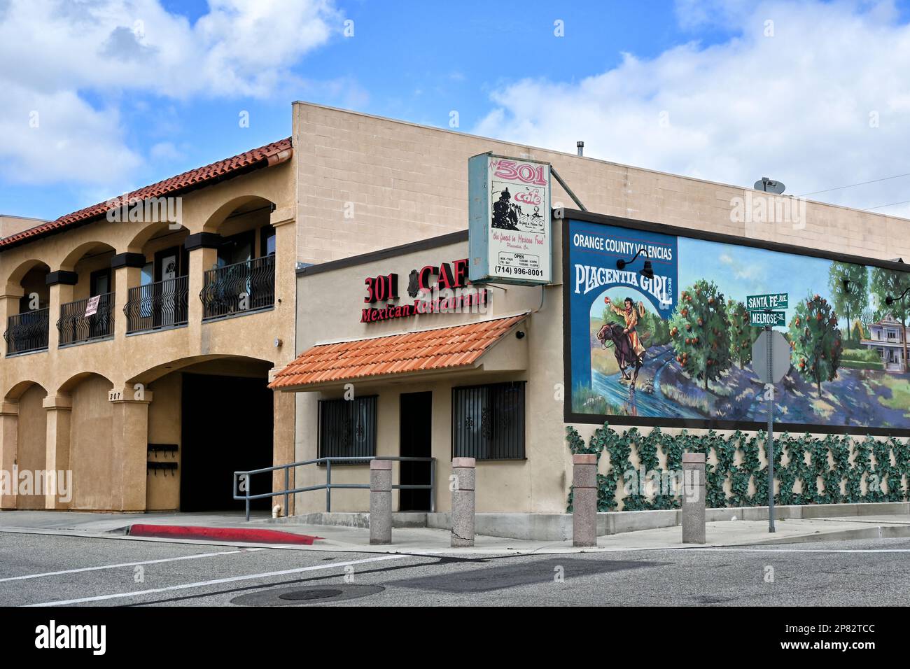 PLACENTIA, CALIFORNIA - 8 MAR 2023: The 301 Cafe in Old Town Placentia Foto Stock