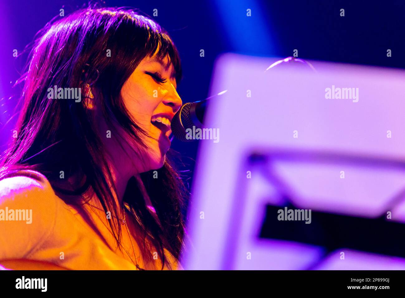 Milano, Italia. 08th Mar, 2023. Beabadoobee - vero nome Beatrice Kristi Ilejay Laus - in concerto presso i magazzini generali di Milano, il 08 2023 marzo (Photo by Mairo Cinquetti/NurPhoto) Credit: NurPhoto SRL/Alamy Live News Foto Stock