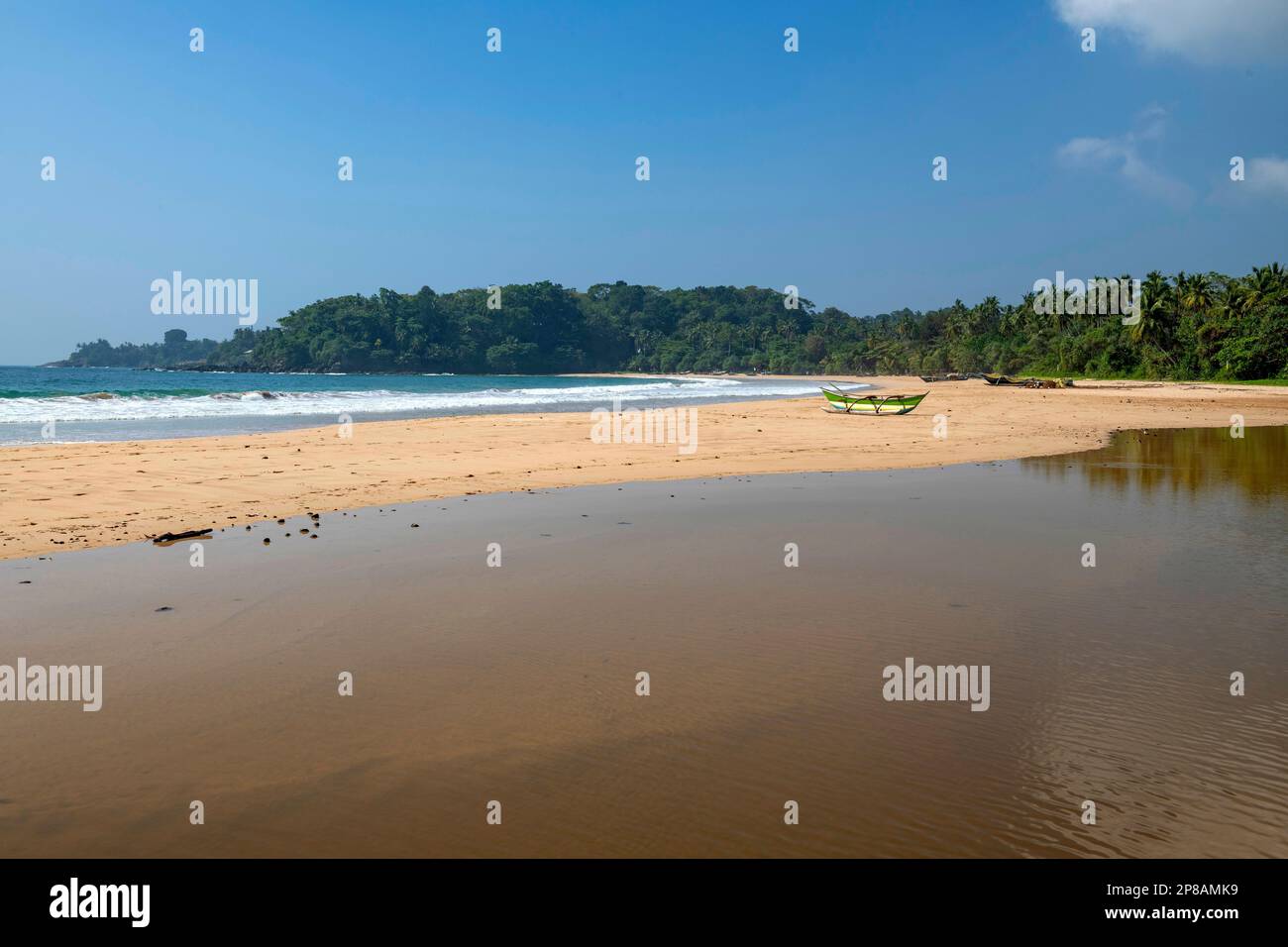 Sri Lanka, Provincia meridionale, Sud, Süd, Sud, Spiaggia di Talalla, océan, Ozean, oceano, plage, Strand, spiaggia, bateau de pêche, Fischerboot, barca da pesca, p Foto Stock