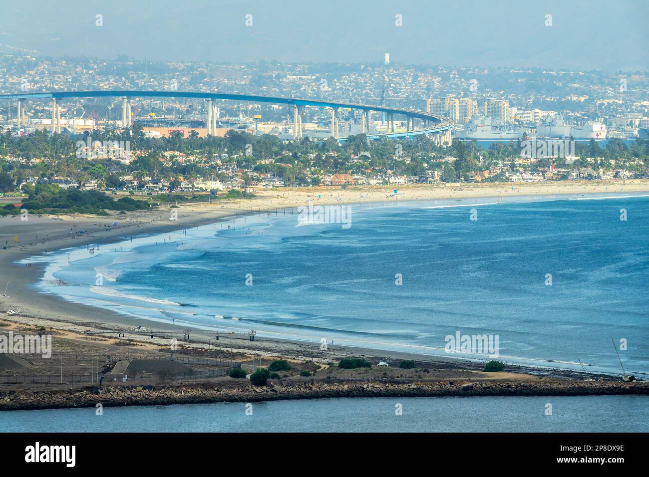 Vista dell'isola di Coronado, della spiaggia e del ponte, a San Diego, California Foto Stock