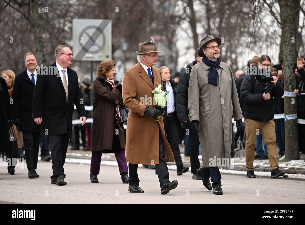 Il re svedese Carl XVI Gustaf, il governatore della contea Johan Sterte e la regina Silvia a Västerås durante la visita reale nella contea di Västmanland il 9 marzo 2023, per celebrare il 50th° giubileo del re HM. Foto: Fredrik Sandberg / TT / codice 10080 Foto Stock