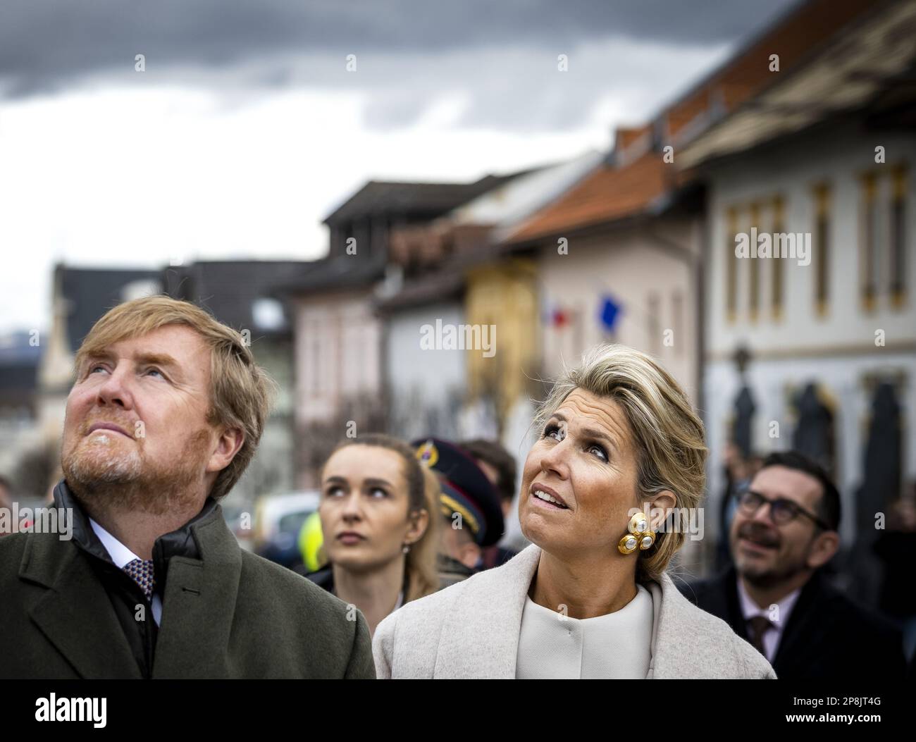 SPISSKA SOBOTA - Re Willem-Alexander e Regina Maxima Visita la piazza del mercato nella storica città di SPI?sk‡ Sobota, durante il terzo giorno della visita di stato di tre giorni in Slovacchia. ANP REMKO DE WAAL olanda fuori - belgio fuori Foto Stock