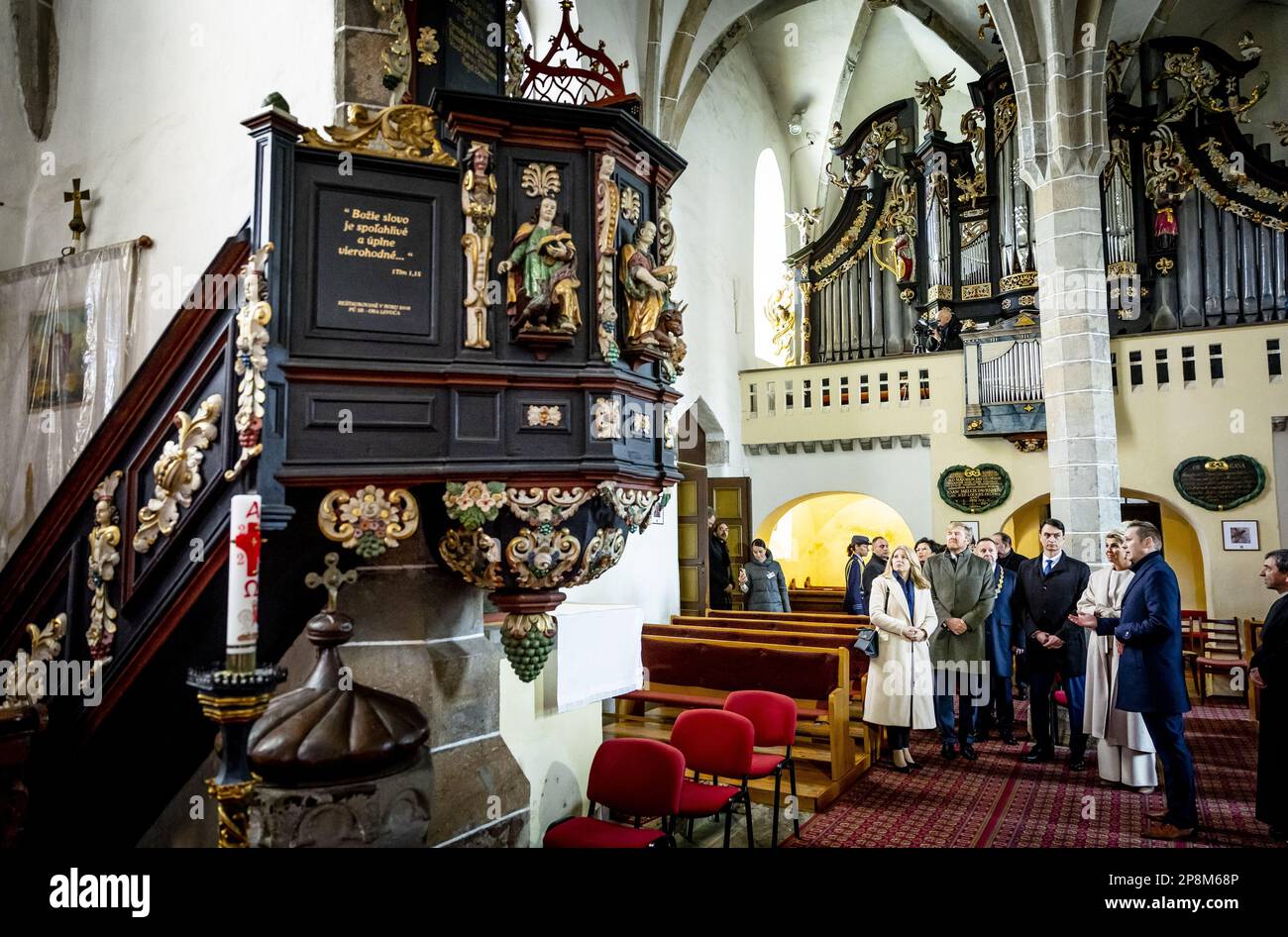 SPISSKA SOBOTA - Re Willem-Alexander e Regina Maxima visitano una chiesa nella storica città di Spisska Sobota, durante il terzo giorno della visita di stato di tre giorni in Slovacchia. ANP REMKO DE WAAL olanda fuori - belgio fuori Foto Stock