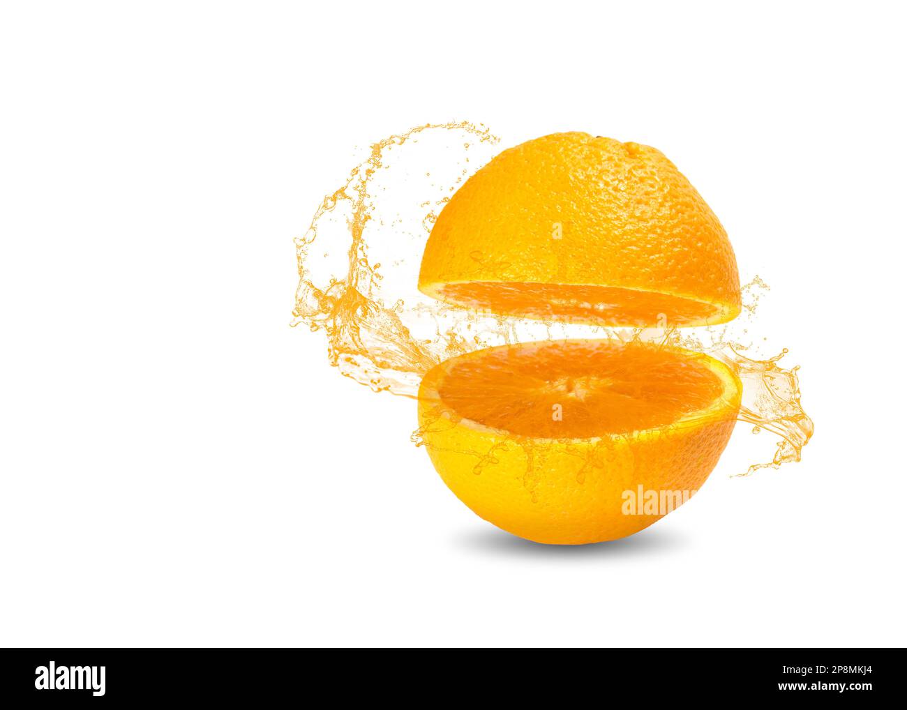 Arancia tagliata a metà con un po' di succo Foto Stock