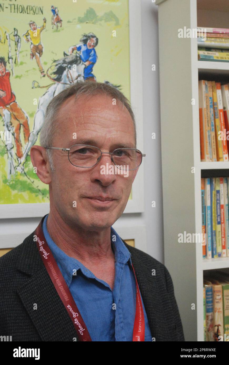 Roger How, figlio di Mary Gernat, illustratore britannico noto per le copertine dei libri cartacei di Enid Blyton Richmal Crompton, che usava i suoi figli come suoi modelli Foto Stock