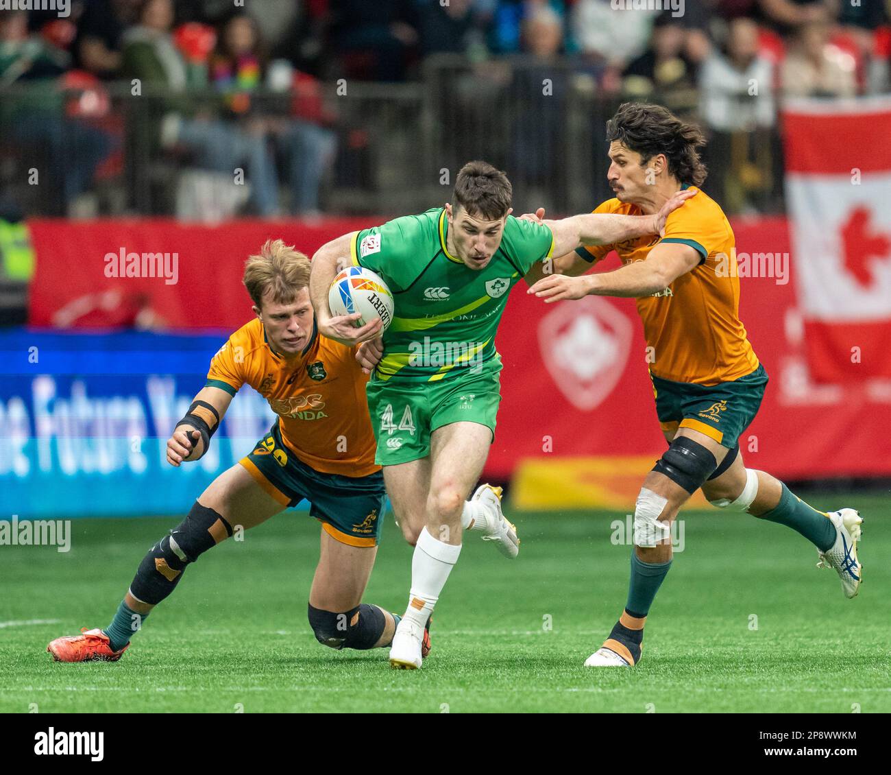 Vancouver, Canada. 5th marzo, 2023. Tom Roche d'Irlanda (C) si stacca durante il Day 3 - HSBC Canada Sevens 2023 Bronze Final match contro Au Foto Stock