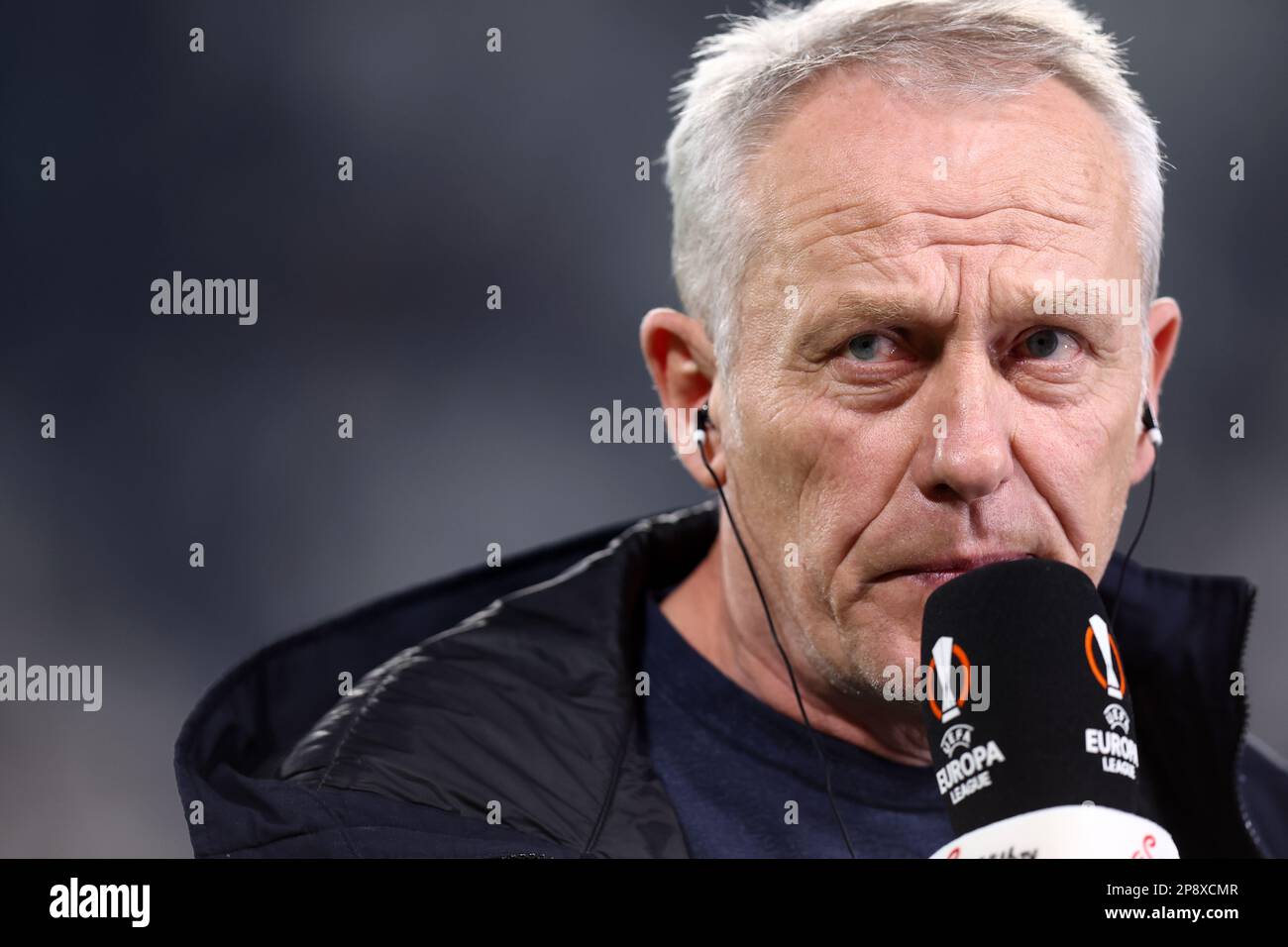 Christian Streich, allenatore capo di SC Freiburg, guarda in occasione del round della UEFA Europa League del 16, prima tappa tra Juventus FC e SC Freiburg allo stadio Allianz il 9 2023 marzo a Torino. Foto Stock