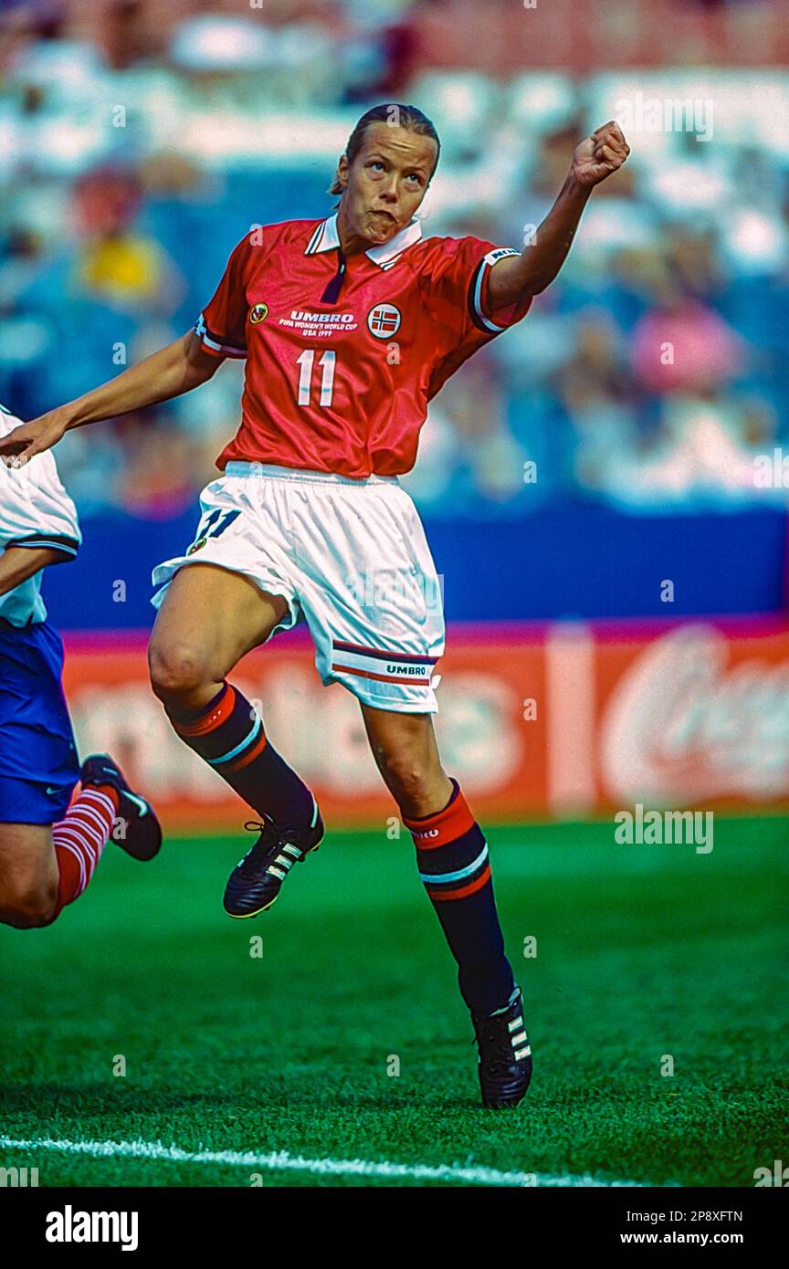 Marianne Pettersen (NOR) durante IL TORNEO DI CALCIO DELLA Coppa del mondo femminile FIFA 1999 CONTRO RUS. Foto Stock