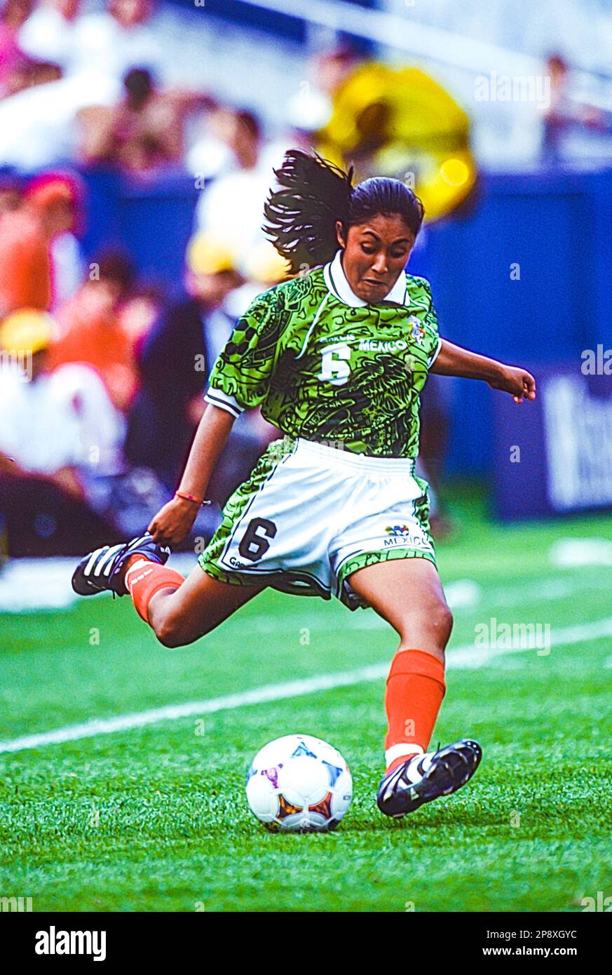 Fatima Leyva (MEX) durante la Coppa del mondo di calcio femminile FIFA 1999, Messico vs Brasile. Foto Stock