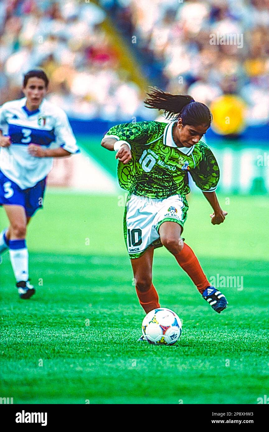 Maribel Dominguez (MEX) durante la Coppa del mondo di calcio femminile FIFA 1999, Messico vs Brasile. Foto Stock